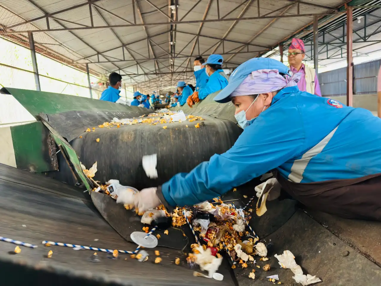 顺平塑料挤出机与造粒机辅机配套方案及生产线配置解析