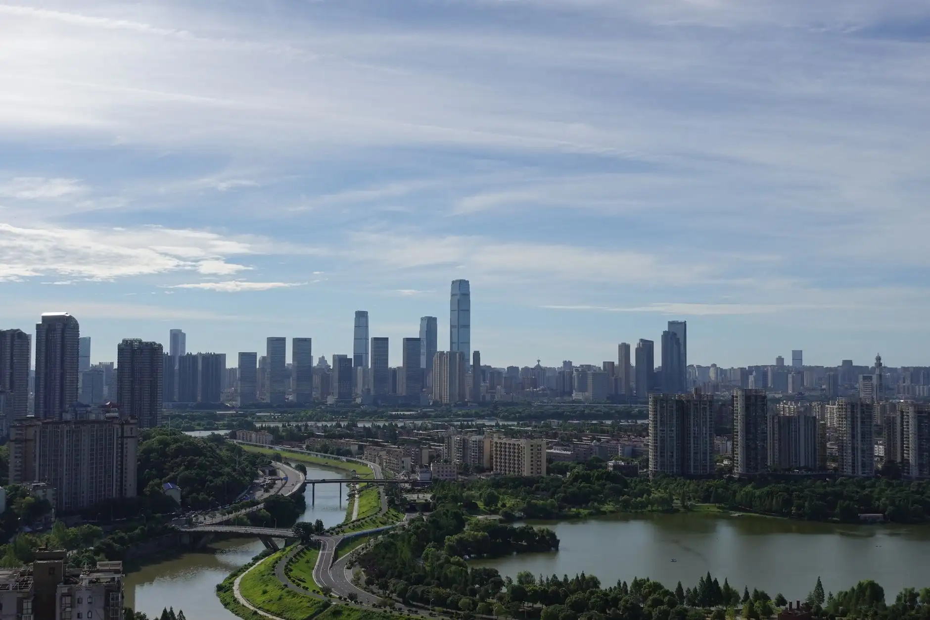 顺平县宜泰恒塑料挤出机辅机设备选型与配置方案解析