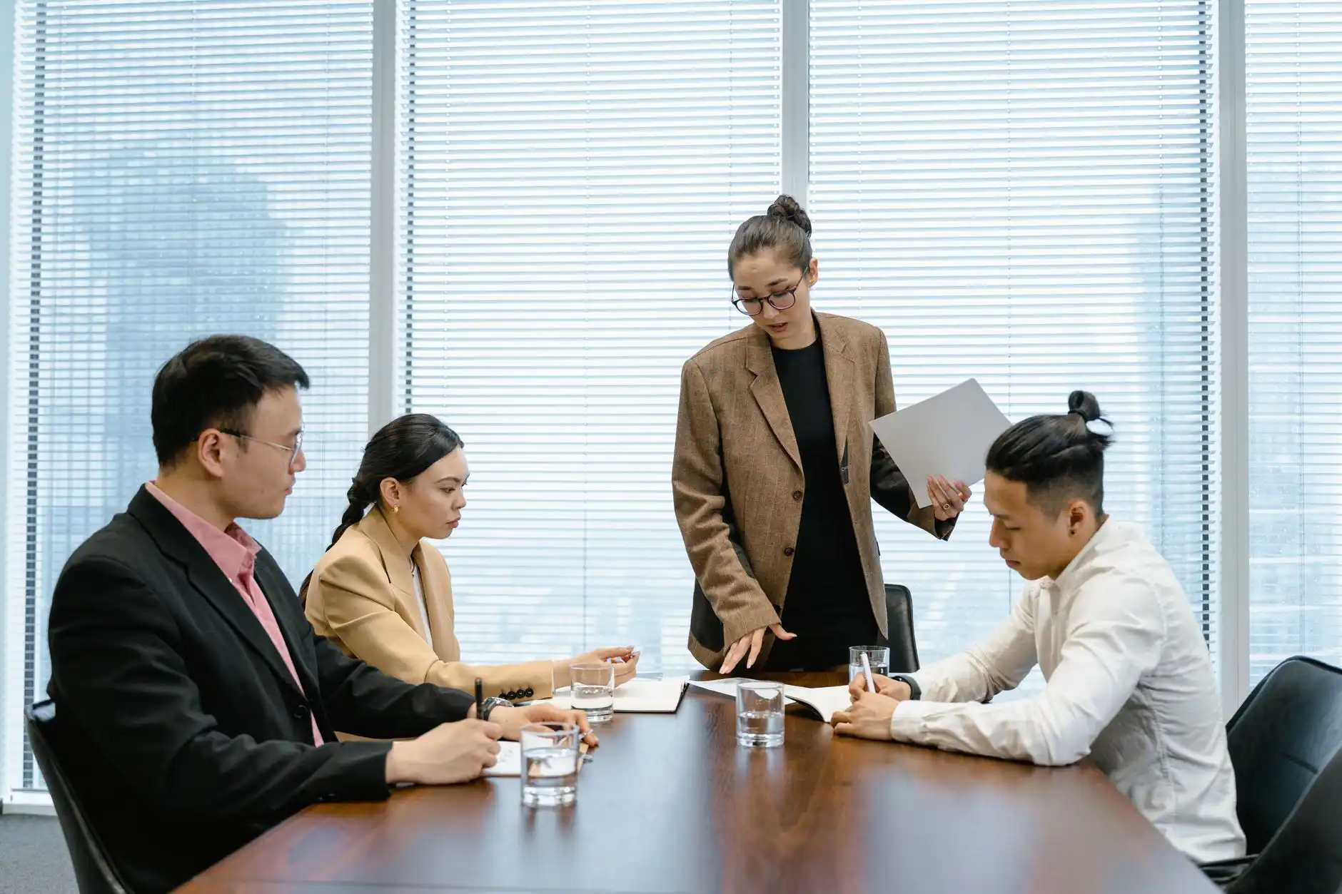 顺平县宜泰恒塑料挤出机与造粒机辅机设备选型要点分析
