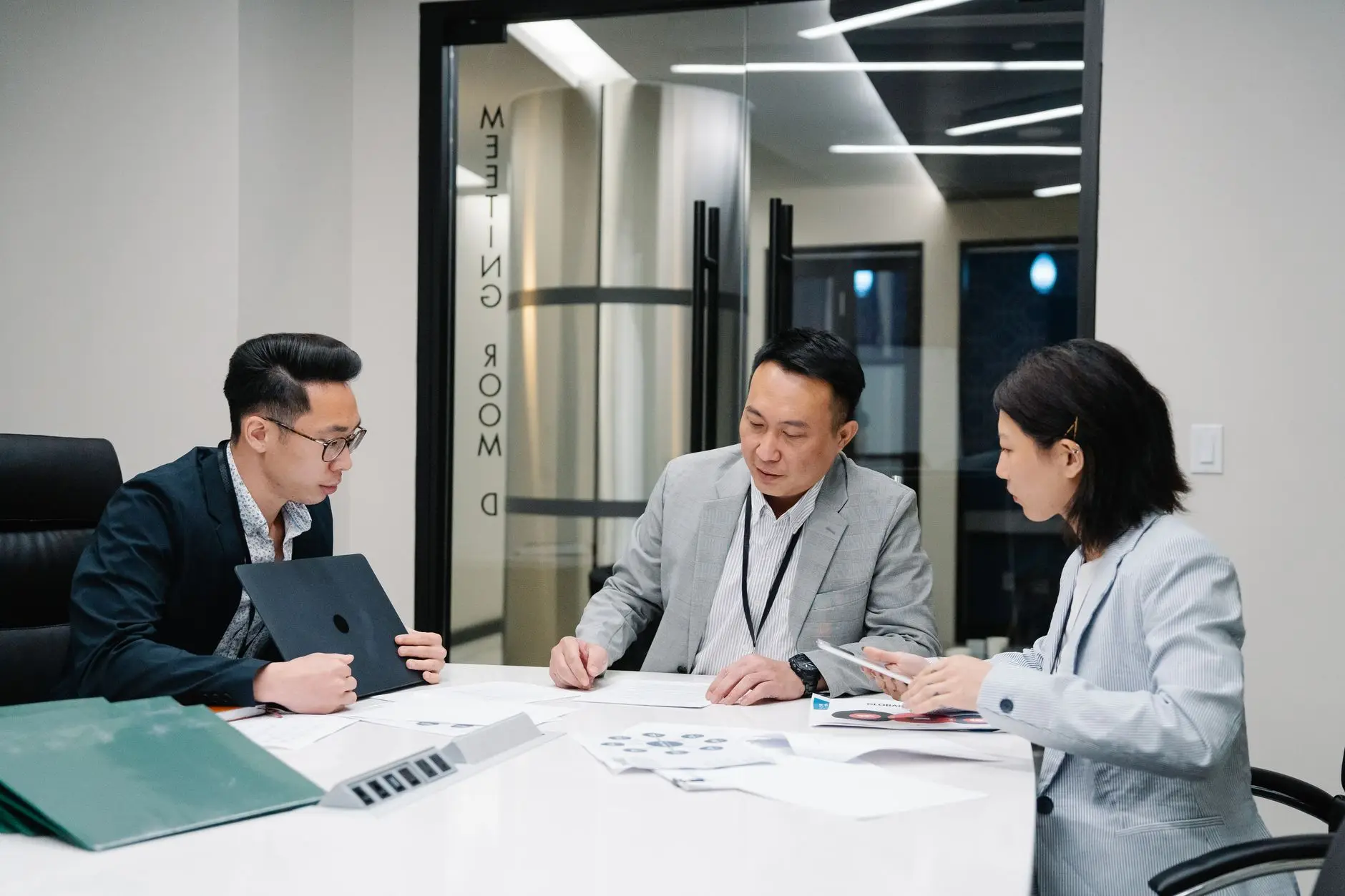 塑料造粒机辅机设备选型要点与生产线配置方案研究